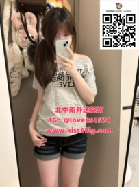 丹丹160/D/23歲 地區：新竹 學生感還沒退、眼神很乾淨 腰細、腿直，整體線條輕盈 給人