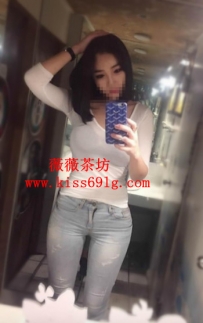 可然 163/E/30歲 熱情型人妻  她不職業性對待客人  配合度高...