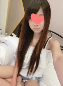 甜甜：160/Bcup/19y 介紹：清純學生妹 呆萌的她  因家庭壓力 ...