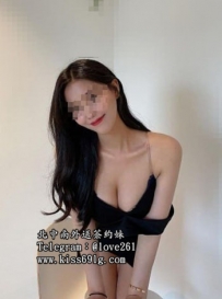 安可165/D/24歲 皮膚很白 五官立體  身體光滑白皙   是個悶...